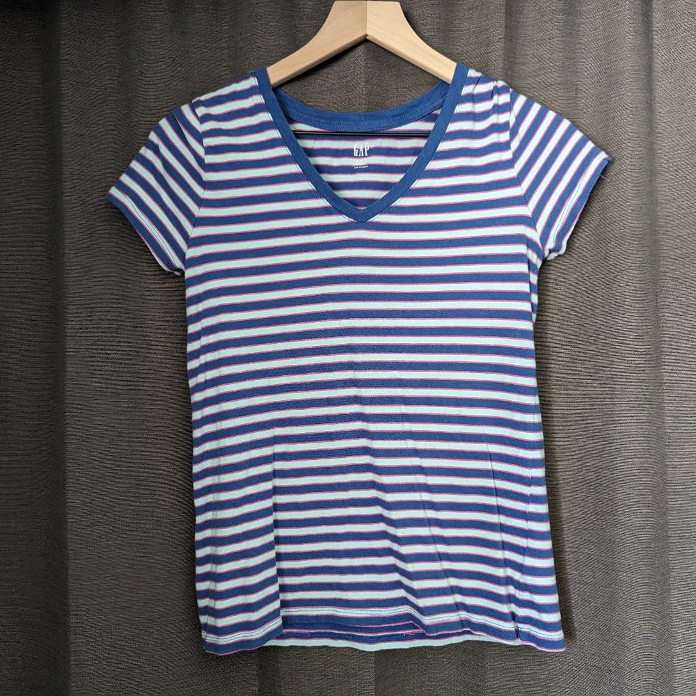 Women's GAP Size S Pink/Blue Striped V-Neck Favorite T-Shirt
